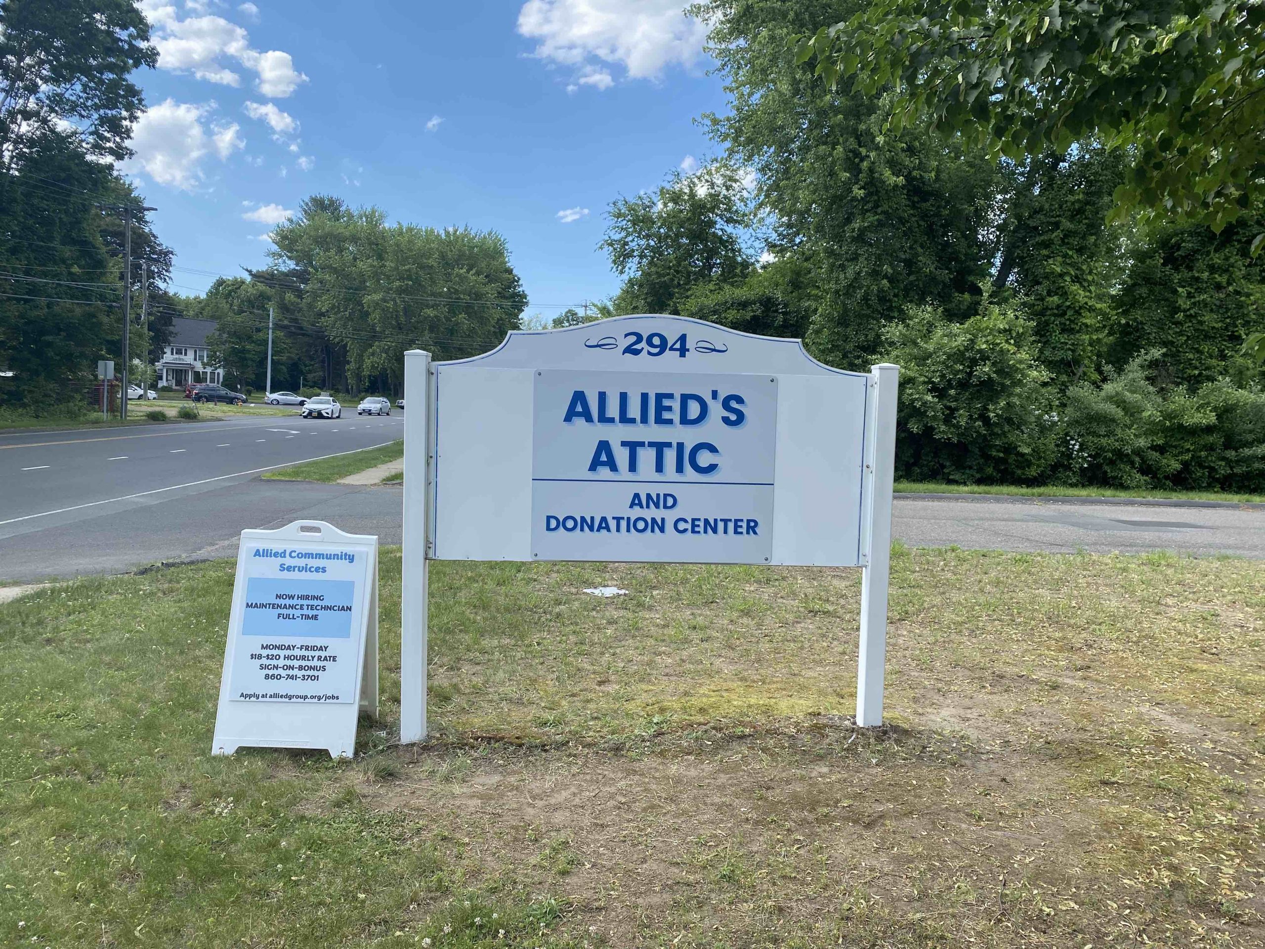 Photo of Allied's Attic post and panel sign final